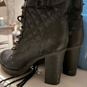 Chic Black Lace-Up Women's Boots